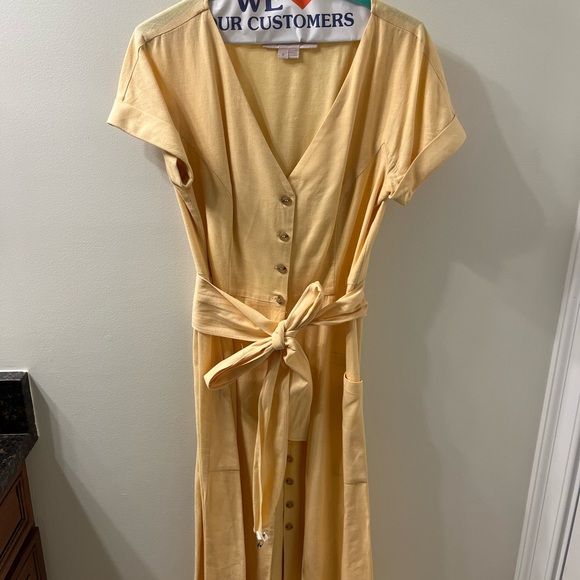 Buttercup Yellow Button-Down Linen Gal Meets Glam Vanessa Women's Dress - Picture 3 of 5